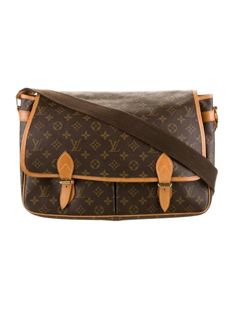 Louis Vuitton Vintage Monogram Sac Gibeciere GM